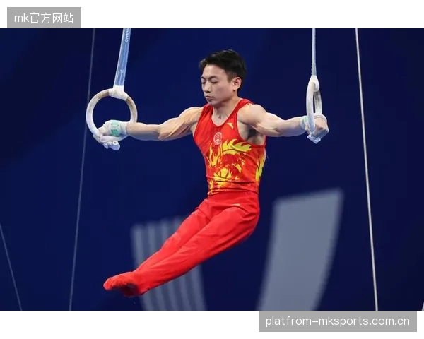体操吊环慢动作惊人稳健，挑战极限力量与美学的完美结合