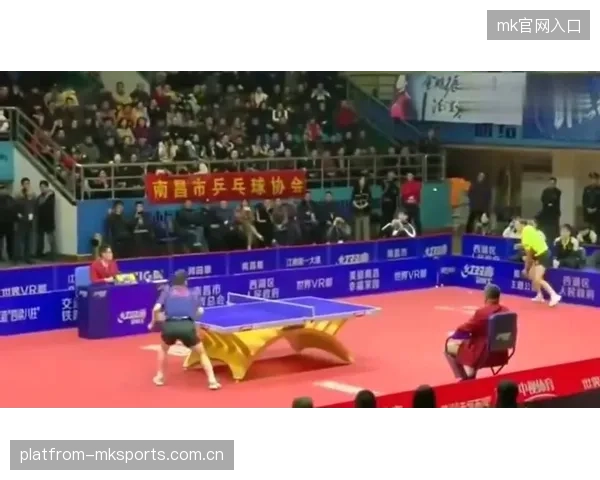 劳塔罗接高球后快速下落抽射相当潇洒的技艺与装备之旅